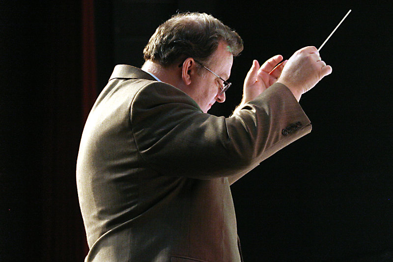 Chuck conducting the River Valley Community Band, 2008